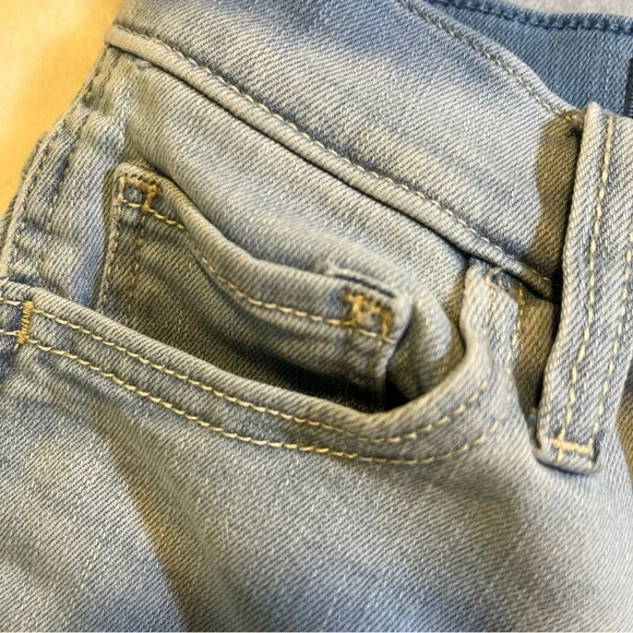 Hollister Women’s Size 00 Denim Shorts - Picture 5 of 5